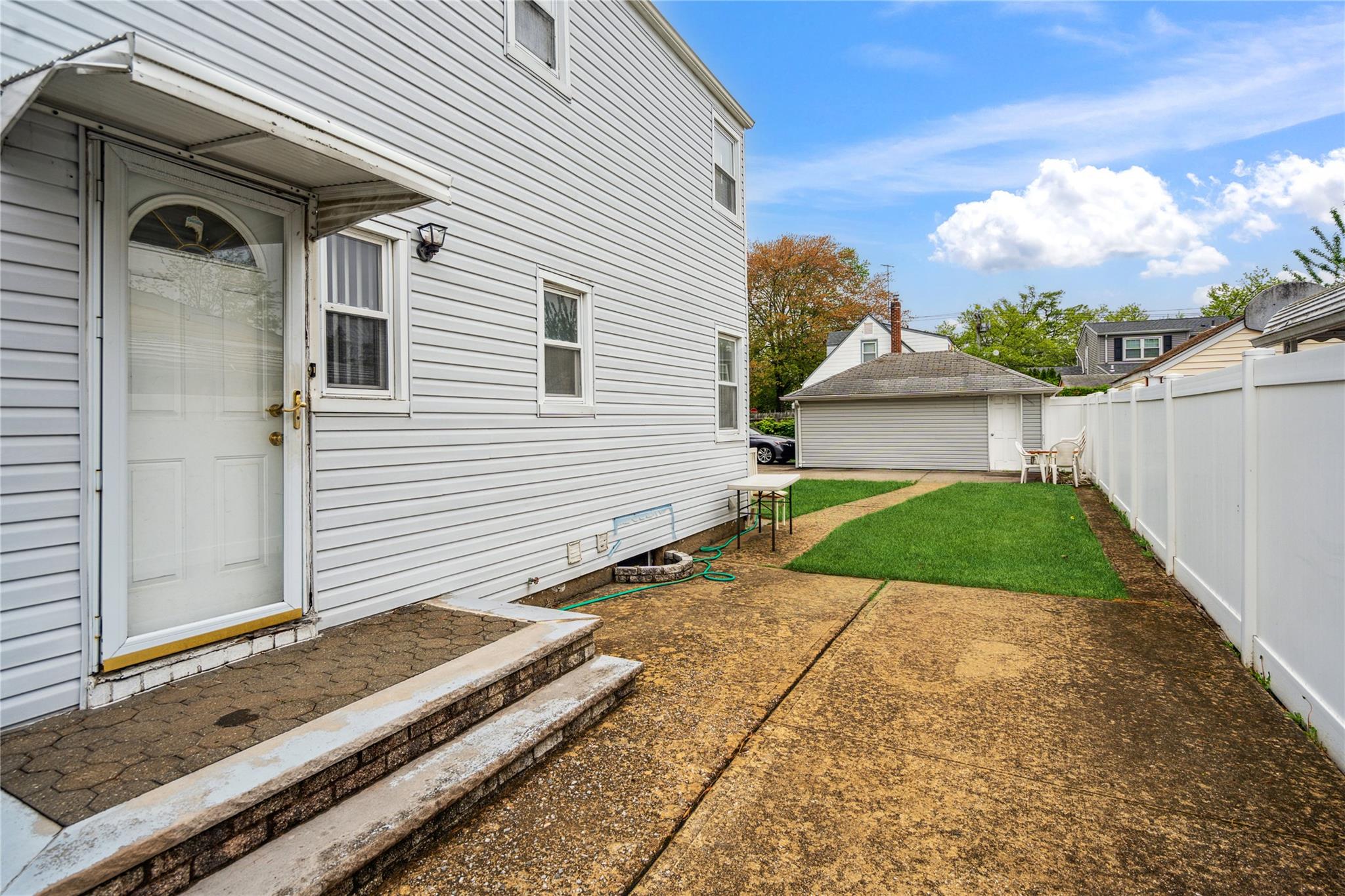 62 S Bretton Road, New Hyde Park, Florida image 19