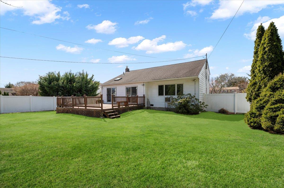 11 Crabapple Lane, Commack, New York image 16