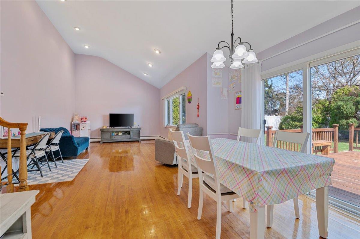 11 Crabapple Lane, Commack, New York image 7
