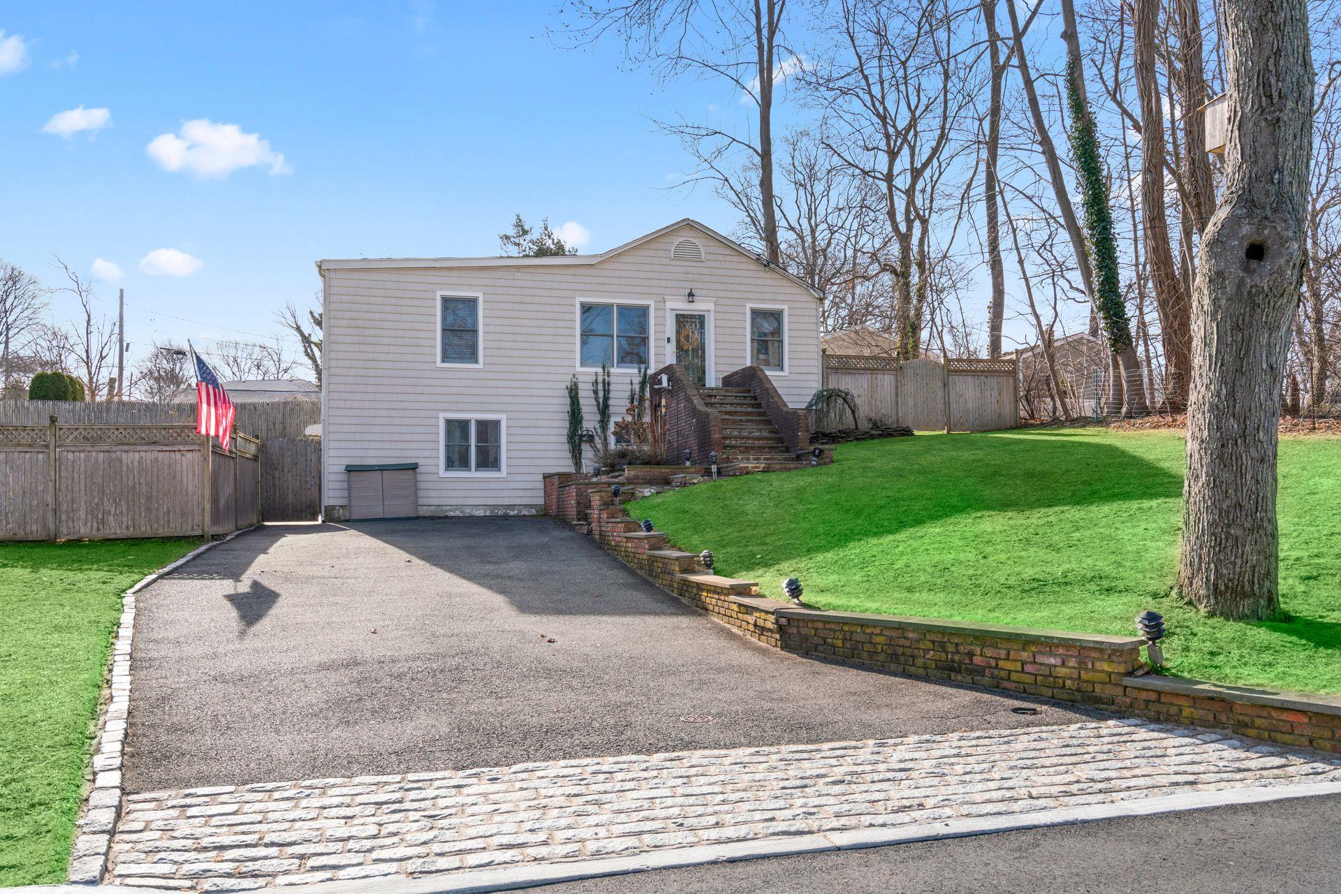 47 Maple Road, Kings Park, New York image 3