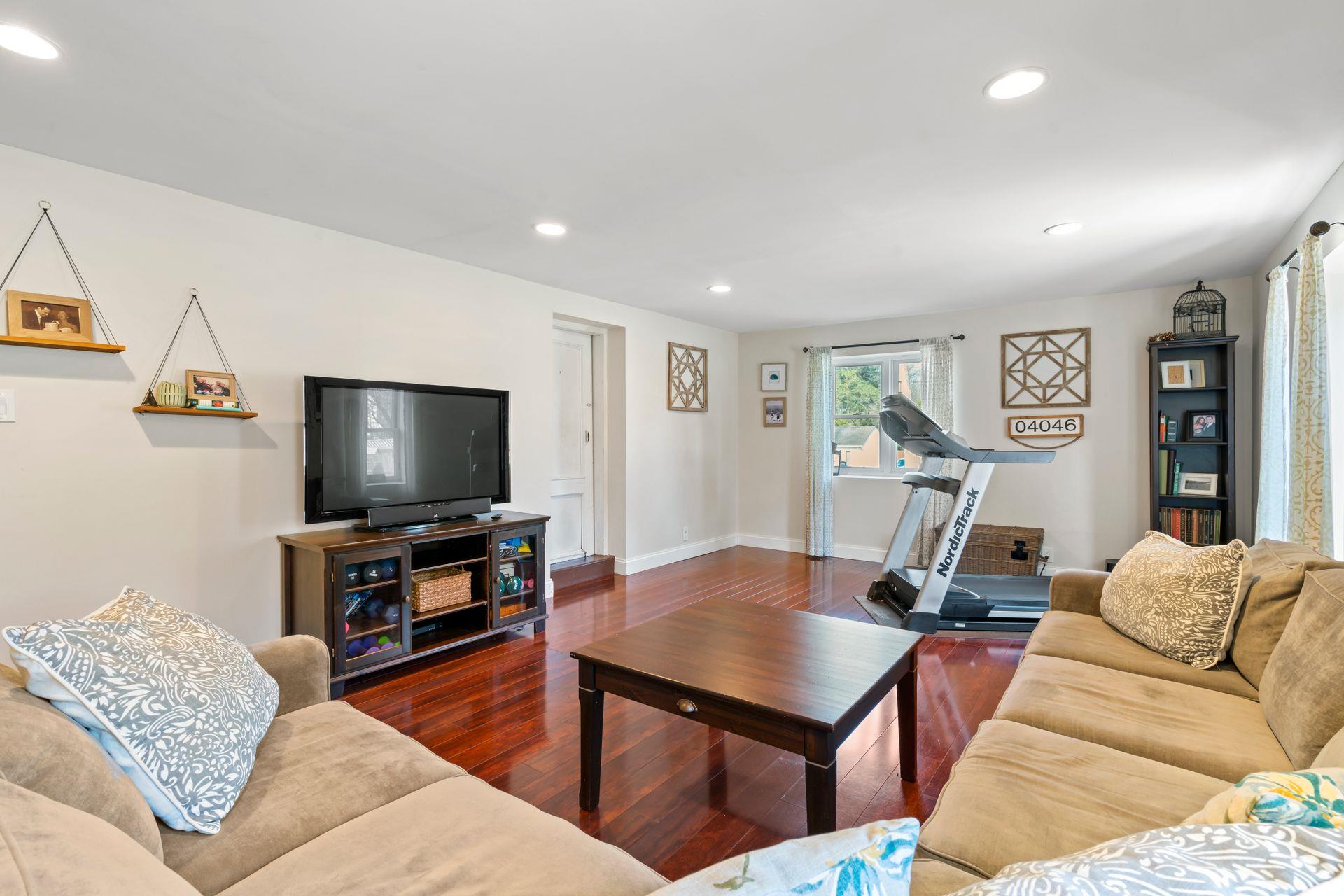 47 Maple Road, Kings Park, New York image 20