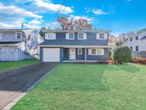 47 Vondran Street, Huntington, NY 11746 - MLS#: 836218