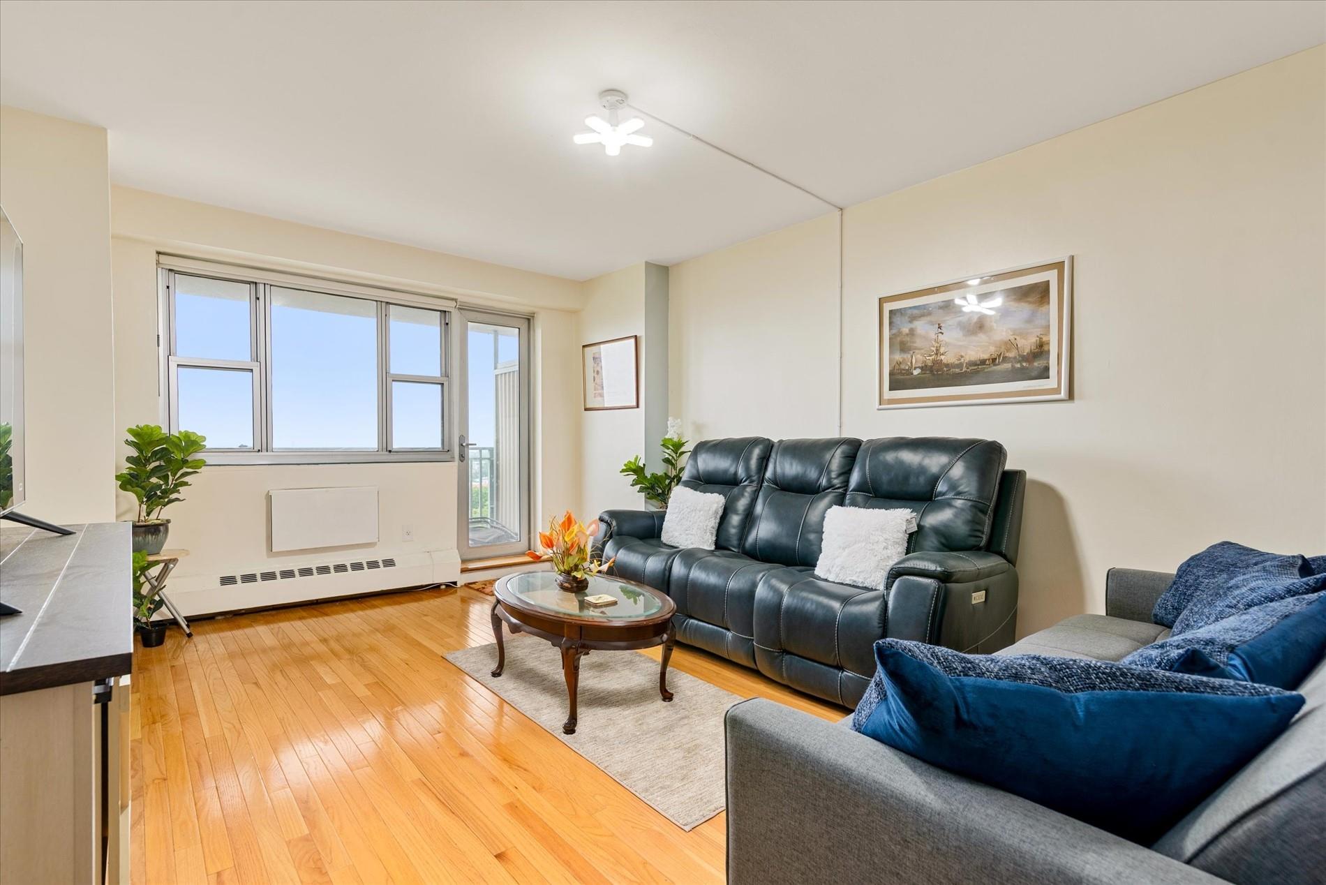 52-30 39th Drive #9S, Woodside, New York image 2