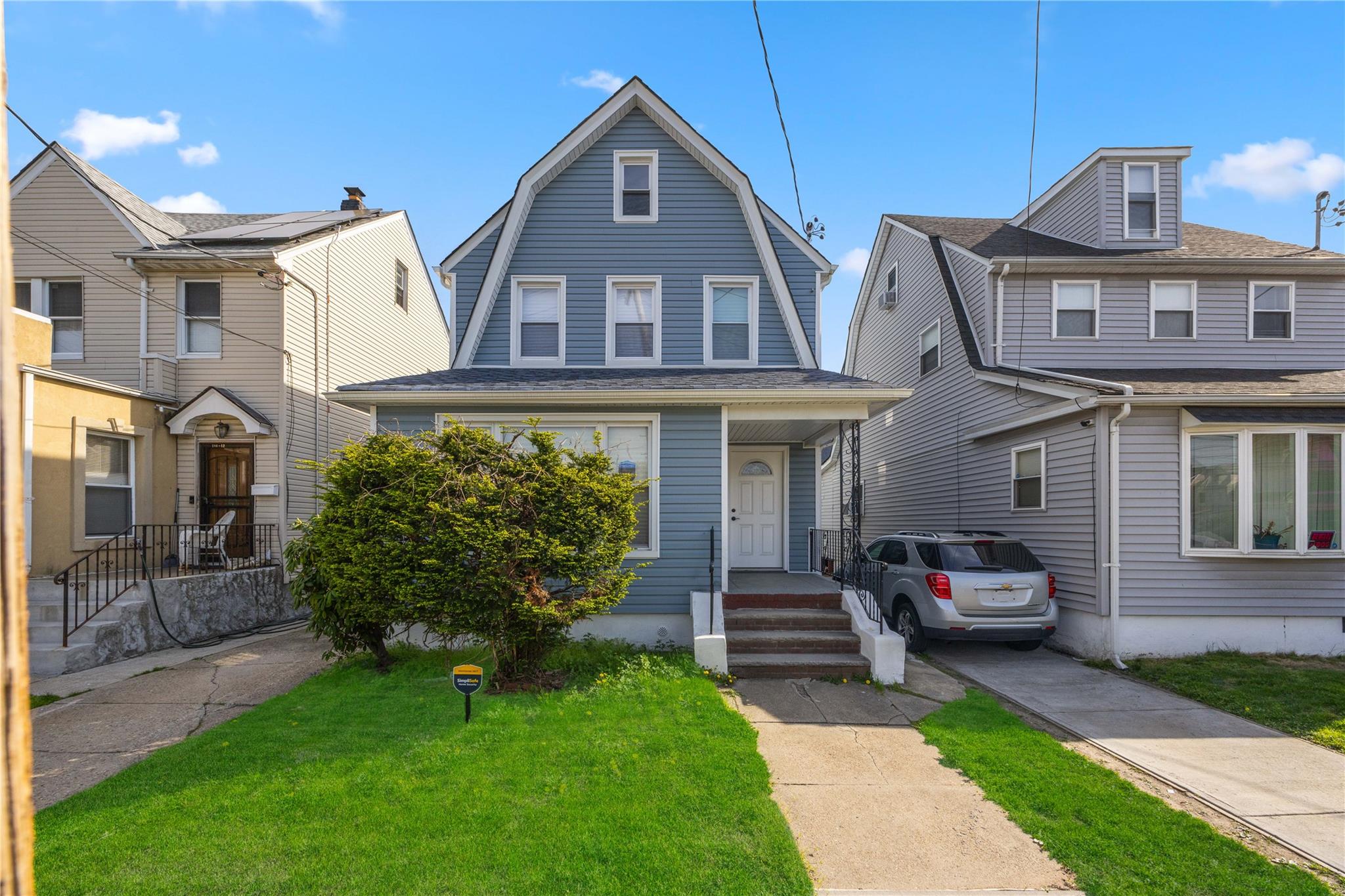 186-09 Dormans Road, Saint Albans, New York image 2