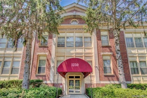 Condo For Sale - 1250 North Avenue #204<br/> New Rochelle, NY 10804