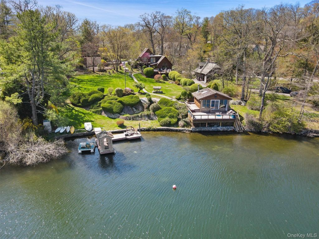Photo of 366 W Lake Boulevard, Mahopac, NY 10541 (MLS # 987158)