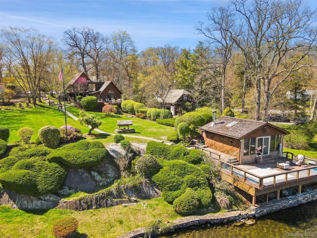 Photo of 366 W Lake Boulevard, Mahopac, NY 10541 (MLS # 987158)