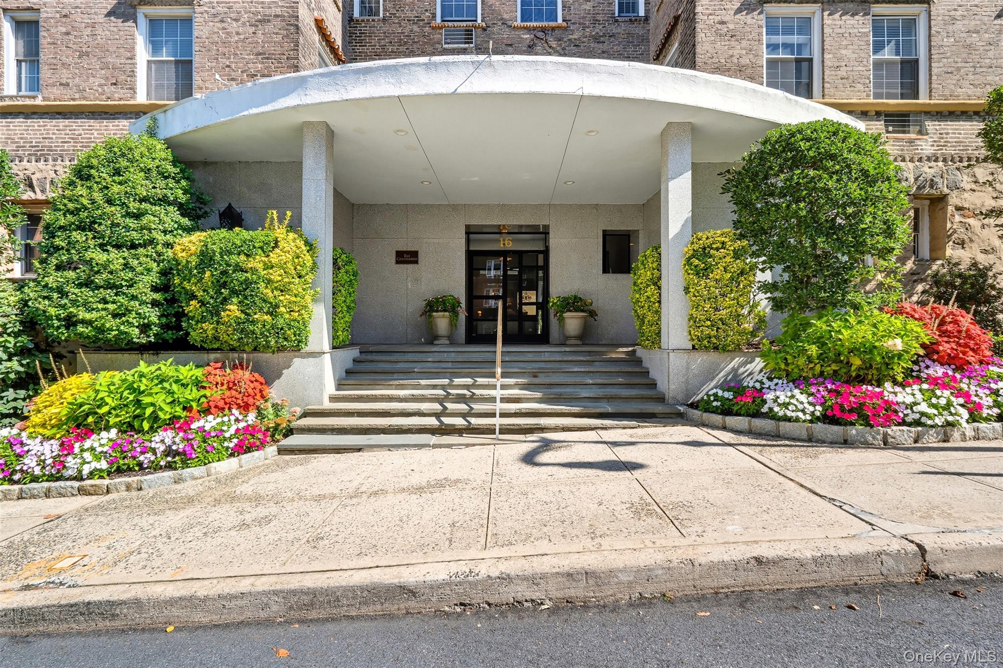 16 N Chatsworth Avenue 214
