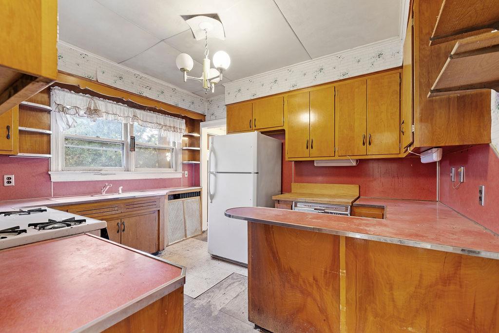 268 Cherry Lane, Suffern, New York image 12