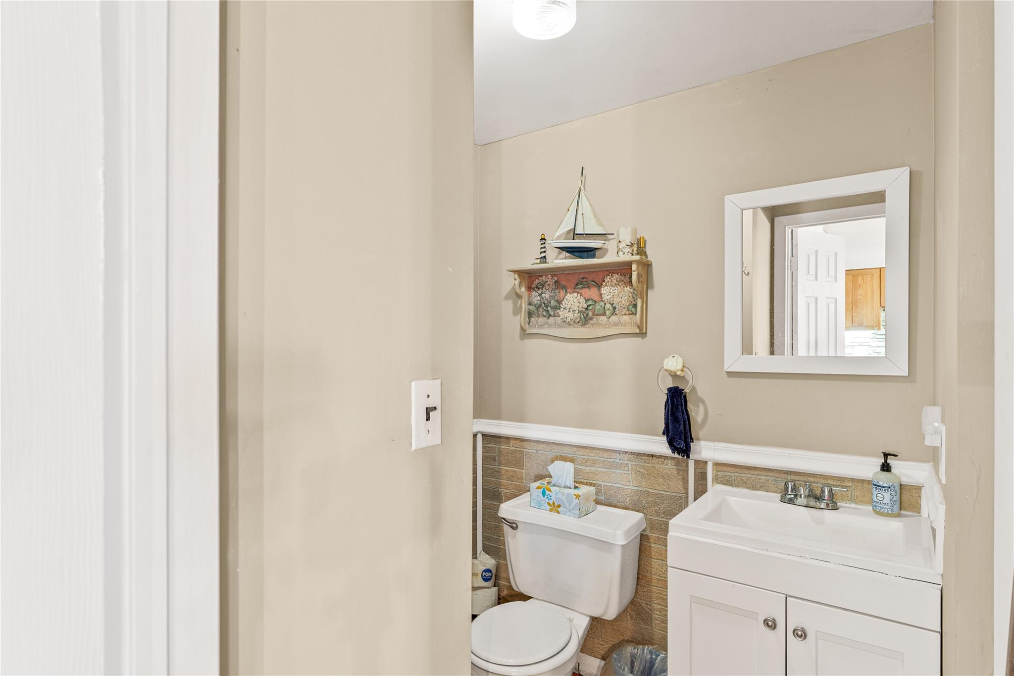 105 Canal St, Port Ewen, New York image 23