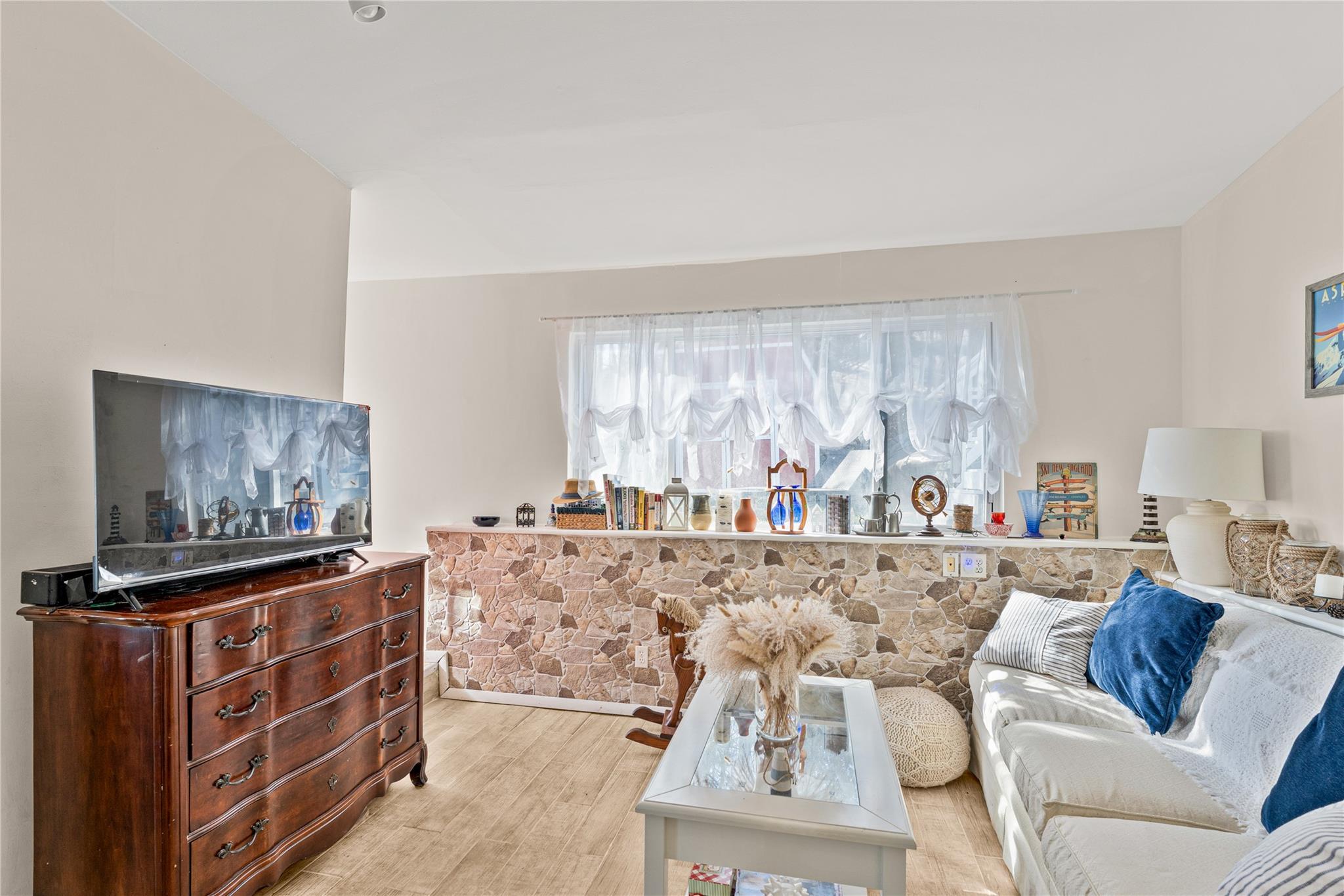 105 Canal St, Port Ewen, New York image 6