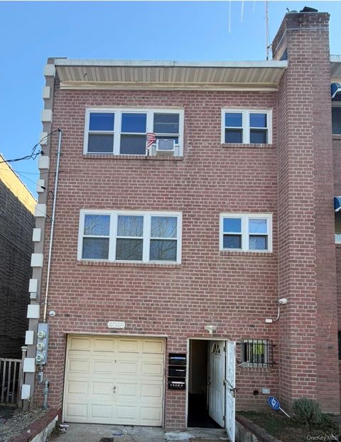Photo of 4048 Harper Avenue, Bronx, NY 10466 (MLS # 943680)