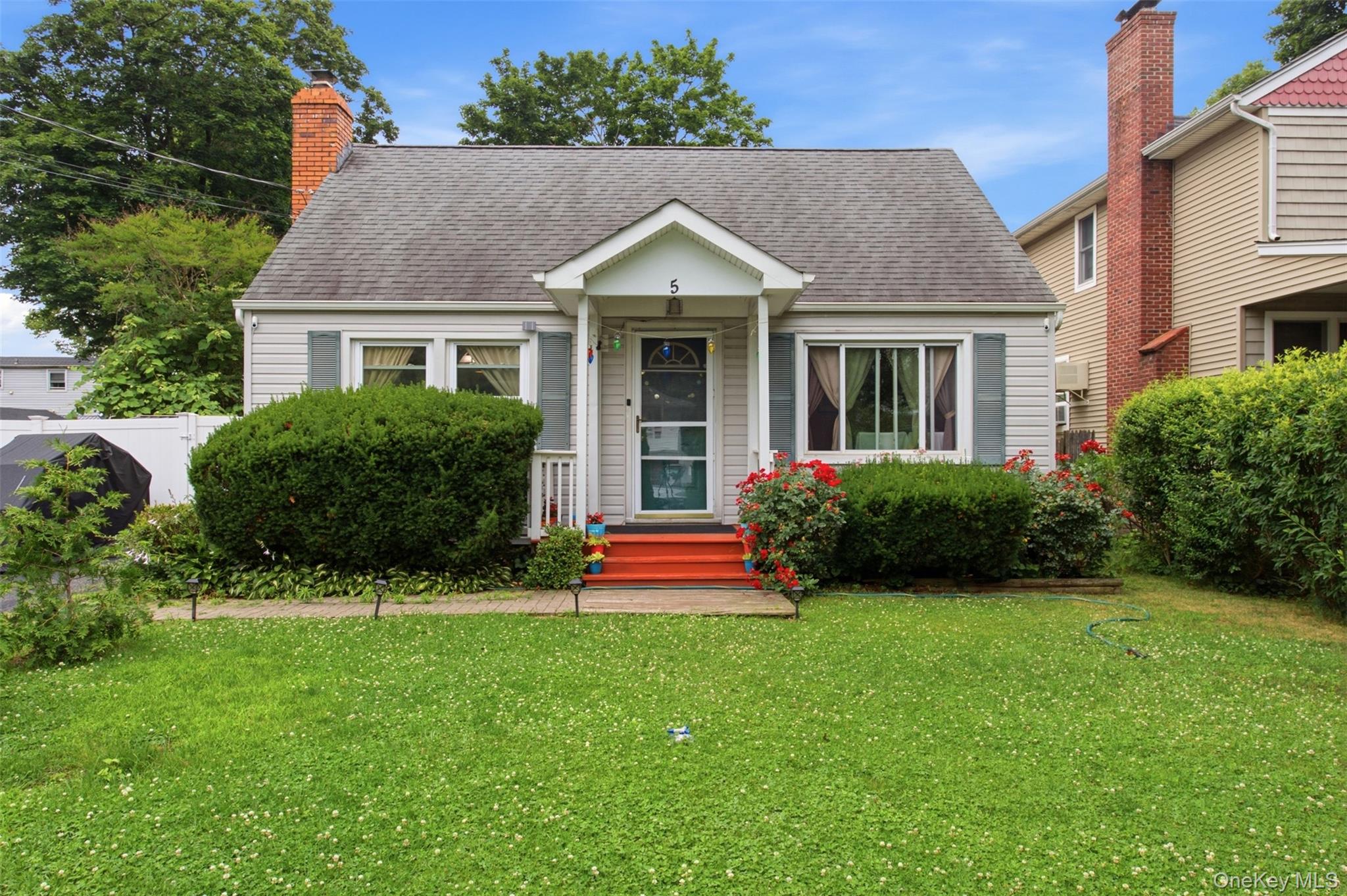 Photo 1 of 36 — 5 Putnam Place, Huntington Station, NY 11746
