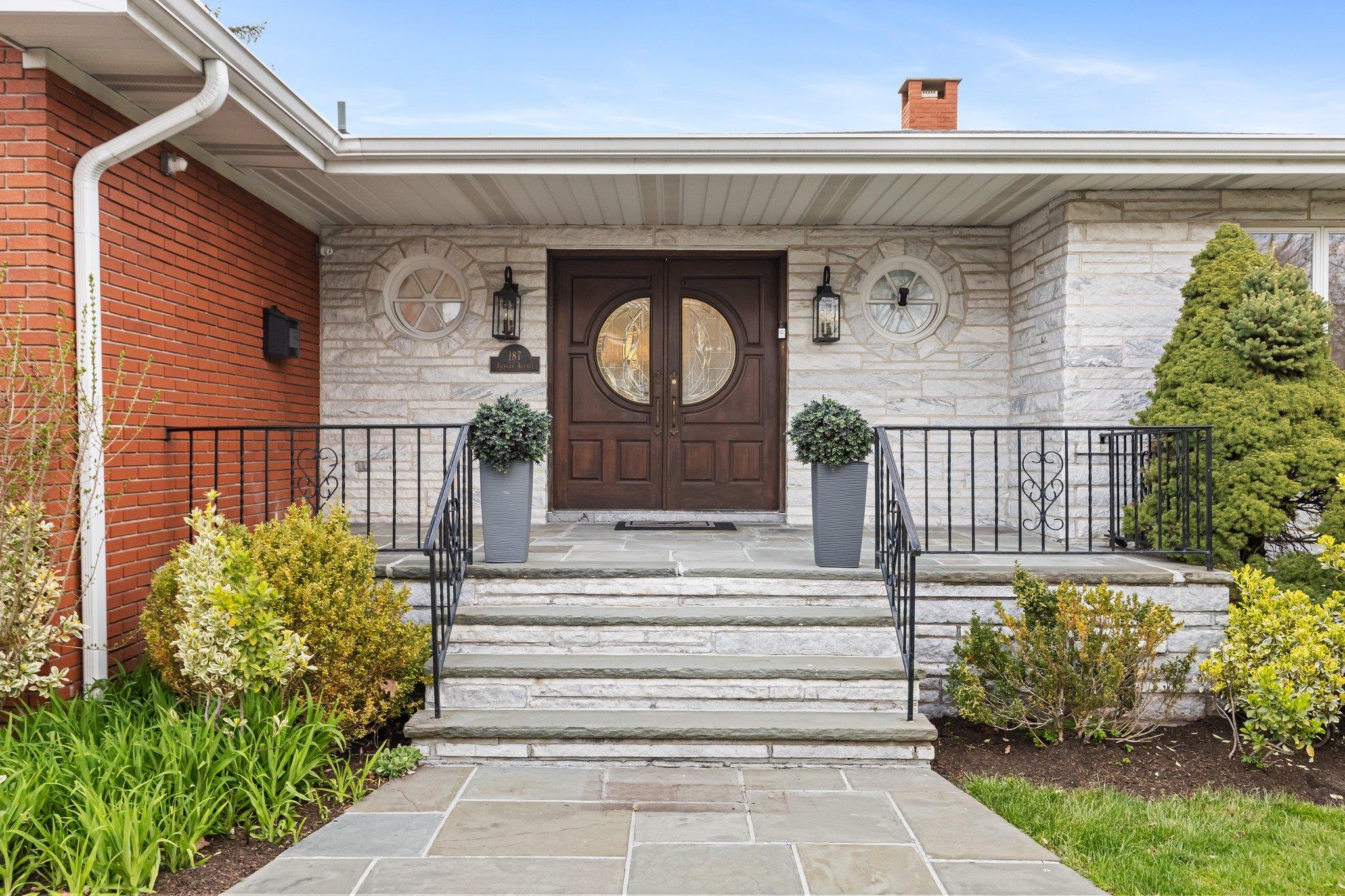 187 Jackson Avenue, Pelham, New York image 1