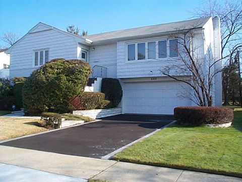 904 Woodmere Drive Valley Stream NY 11581