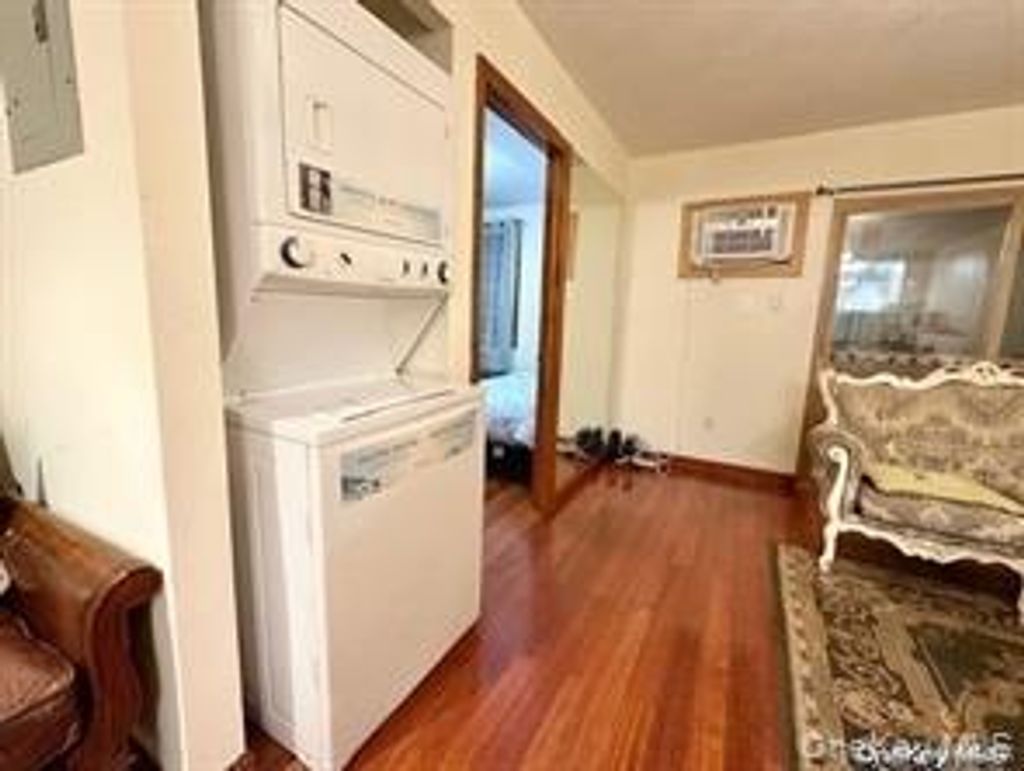 Photo of 142-29 37th Avenue #5A, Flushing, NY 11354 (MLS # 961293)