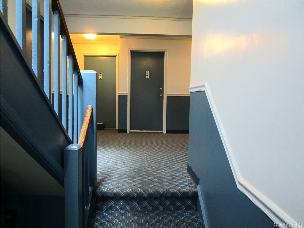 Photo of 324 Post Avenue #1G, Westbury, NY 11590 (MLS # 1009299)