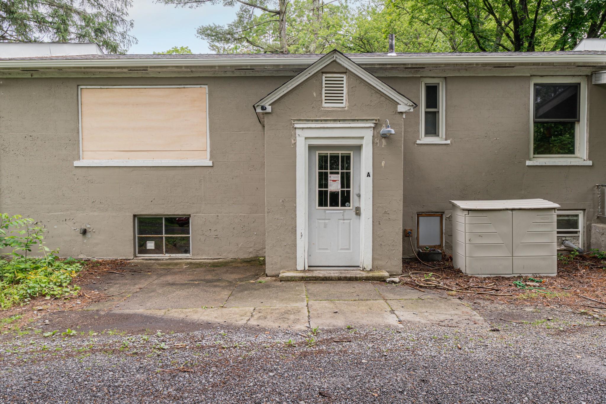 Springtown Road, New Paltz, New York - 4 Bedrooms  
2 Bathrooms  
8 Rooms - 