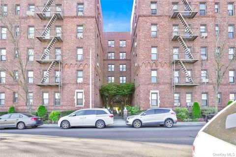 Photo of 167-10 Crocheron Avenue #1F, Flushing, NY 11358 (MLS # 924513)