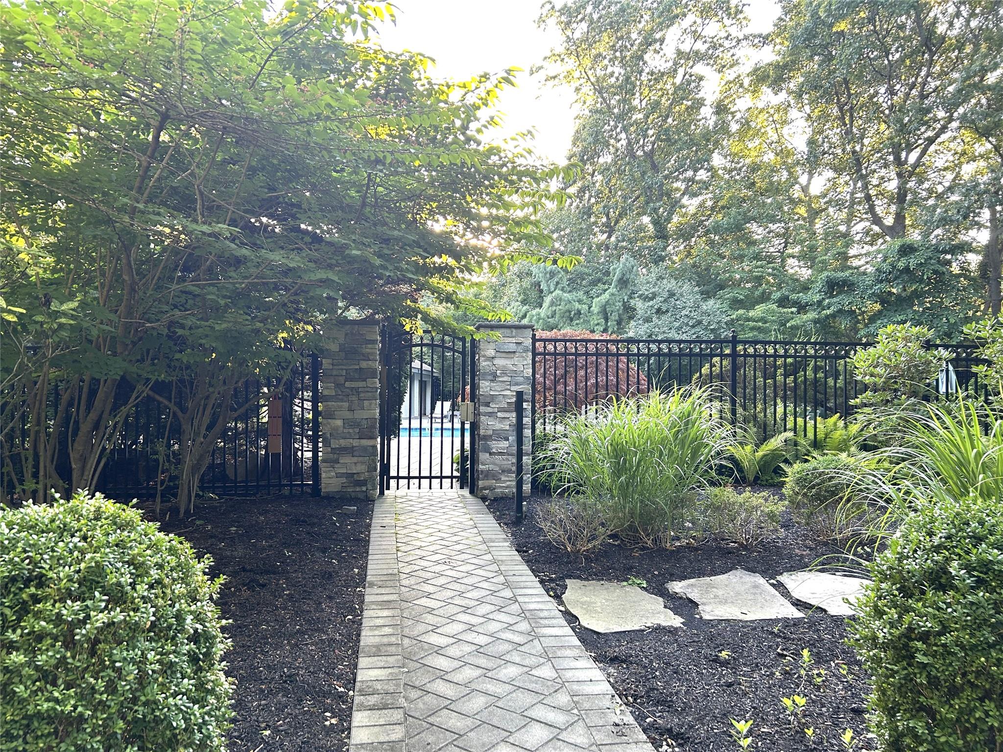 49 Rockledge Path, Port Jefferson, New York image 44