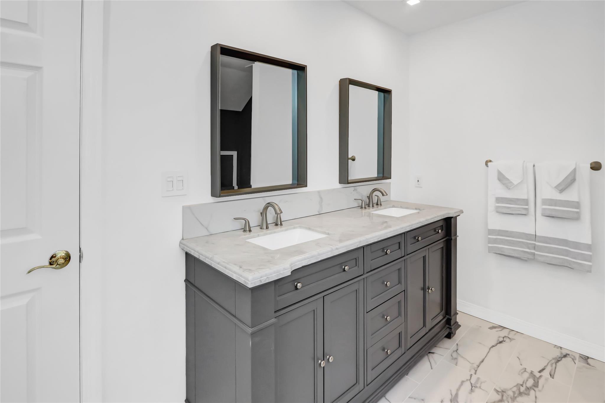 49 Rockledge Path, Port Jefferson, New York image 30