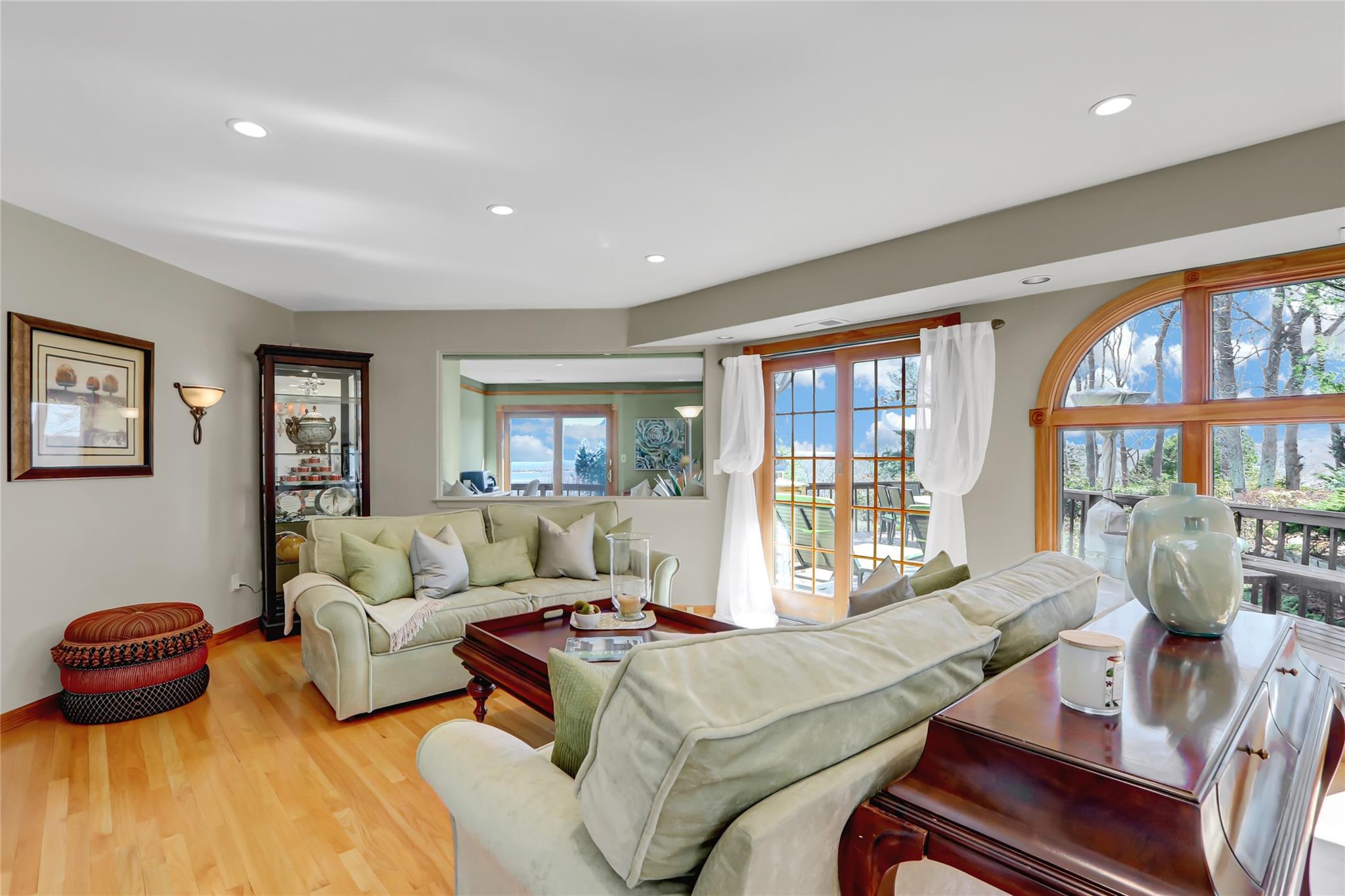 49 Rockledge Path, Port Jefferson, New York image 9