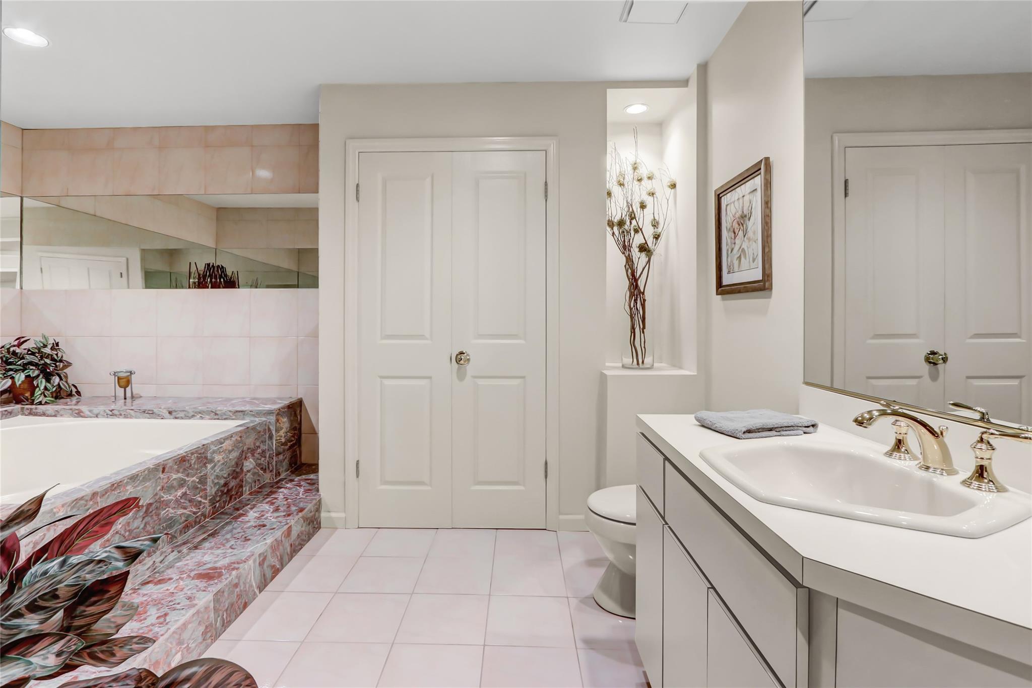 49 Rockledge Path, Port Jefferson, New York image 35