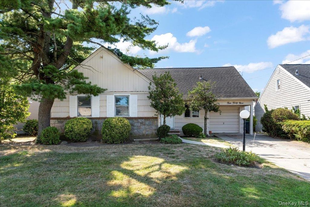 Photo of 449 Argyle Road, Cedarhurst, NY 11516 (MLS # 953267)