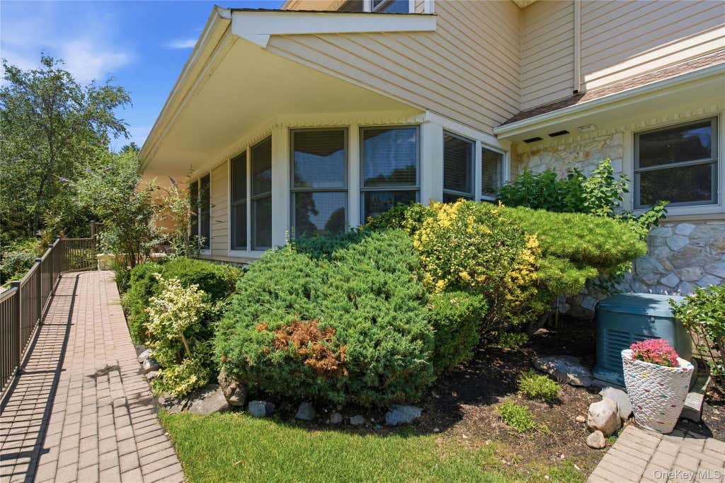Photo of 323 Baltustrol Circle, Roslyn, NY 11576 (MLS # 1026067)