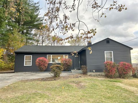 Photo of 5 Carillon Road, Brewster, NY 10509 (MLS # 933525)