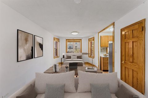 Homes For Sale - 33-35 81 Street #4A<br/> Queens County, Jackson Heights, NY 11372