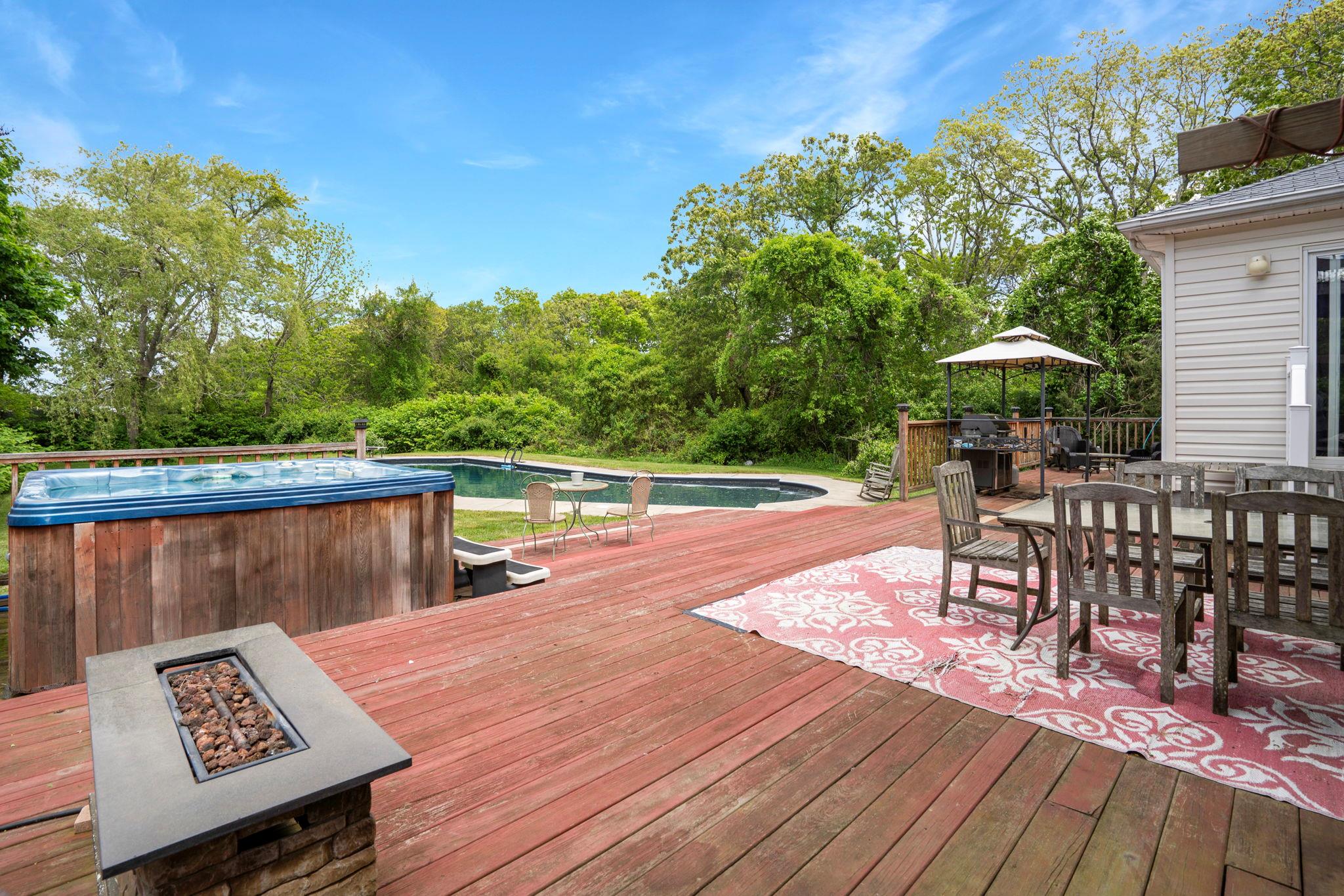 106 S Country Road, Westhampton Beach, New York image 22