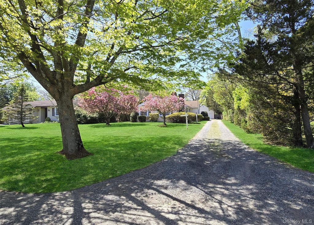 Photo of 102 McConnell Avenue, Bayport, NY 11705 (MLS # 995055)