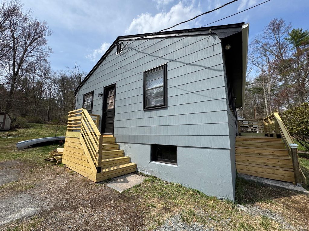 Photo of 5 Lucky Lane, Narrowsburg, NY 12764 (MLS # 986638)
