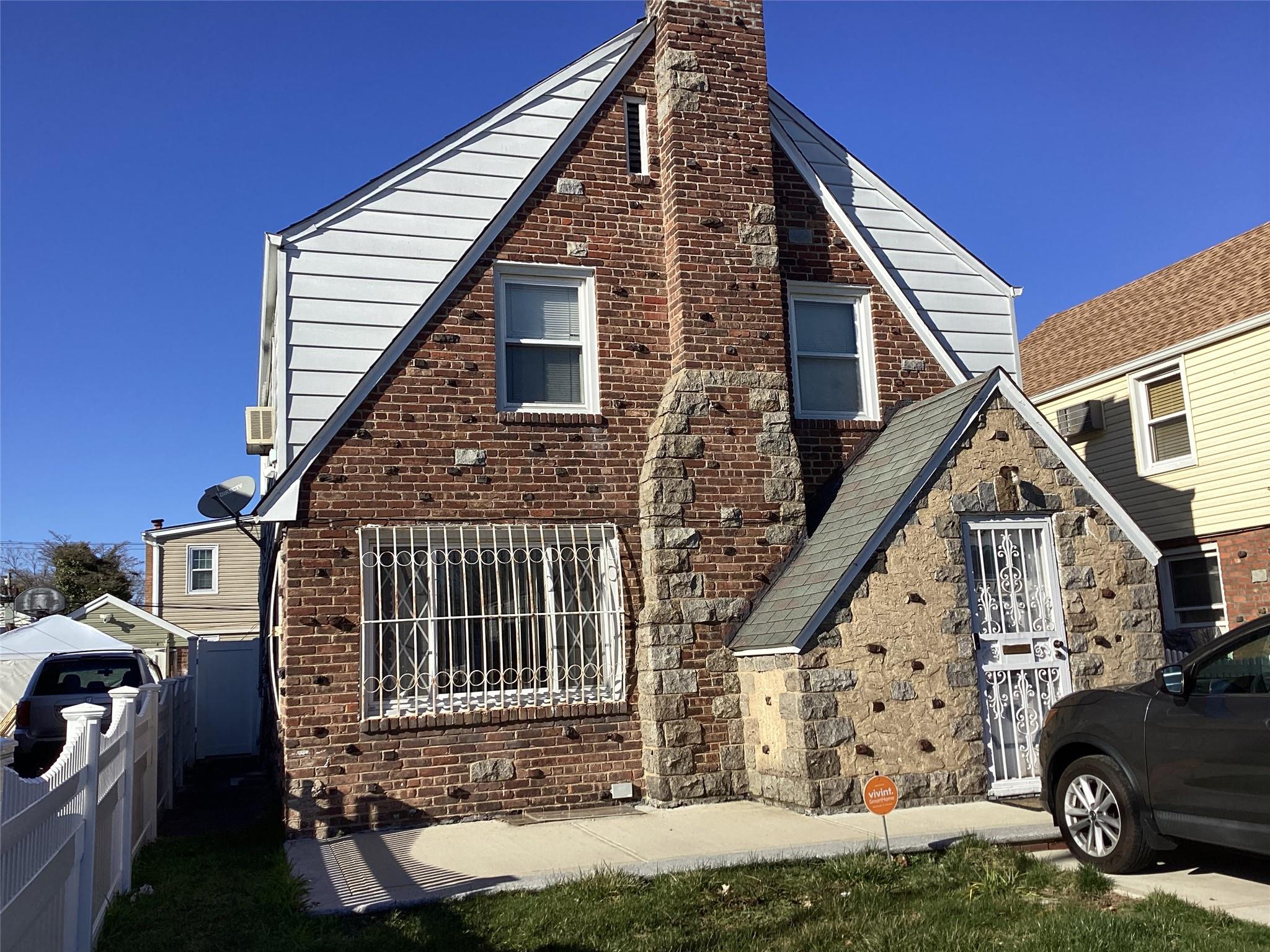 Property for Sale at Murdock Avenue, Queens Village, Queens, NY - Bedrooms: 4 
Bathrooms: 2 
Rooms: 7  - $710,000