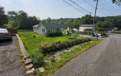 Photo of 8 Orchard Lake Drive, Monroe, NY 10950 (MLS # 955918)