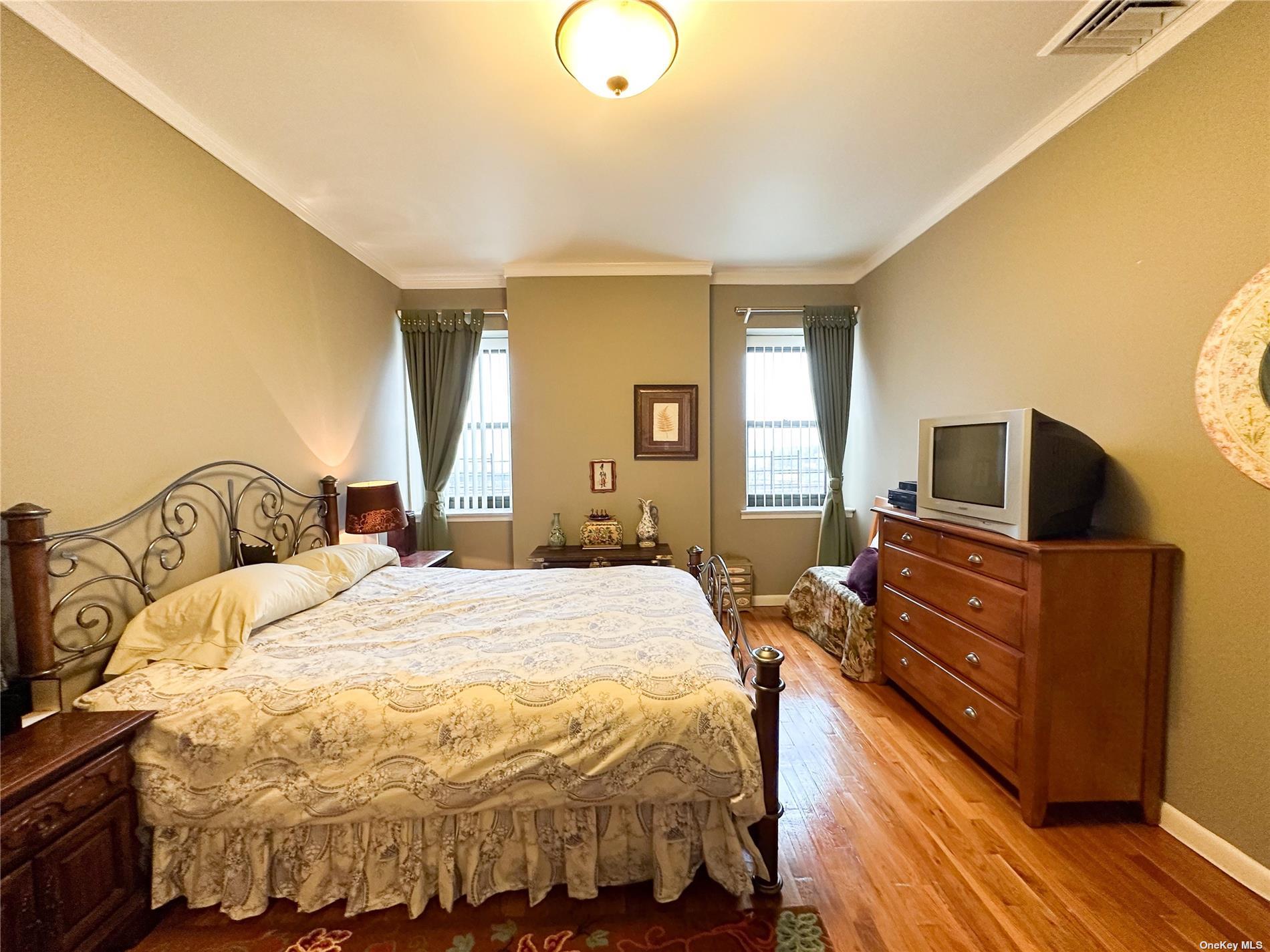 62-10 Woodside Avenue #311, Woodside, New York image 4