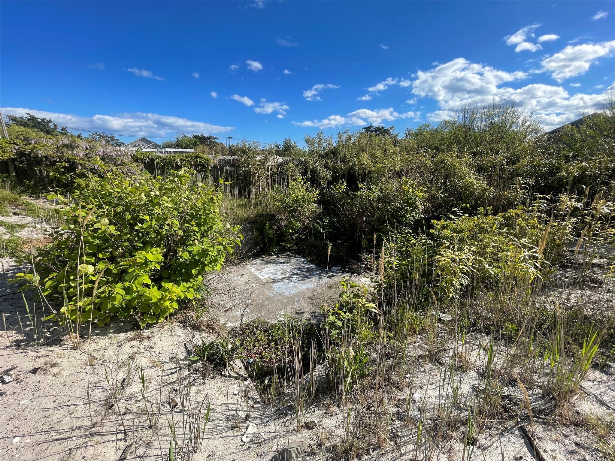 185 Holly Walk, Cherry Grove, New York image 5