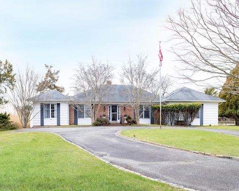 Homes For Sale - 69 Oneck Road<br/> Westhampton Beach, NY 11978