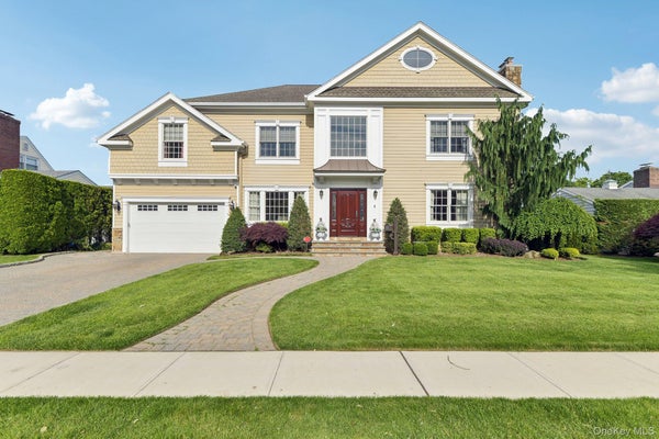 217 WELLINGTON RD, GARDEN CITY, NY 11530 - Image 2ab962a33f0efec29597eadaedcafb6c/1338308490