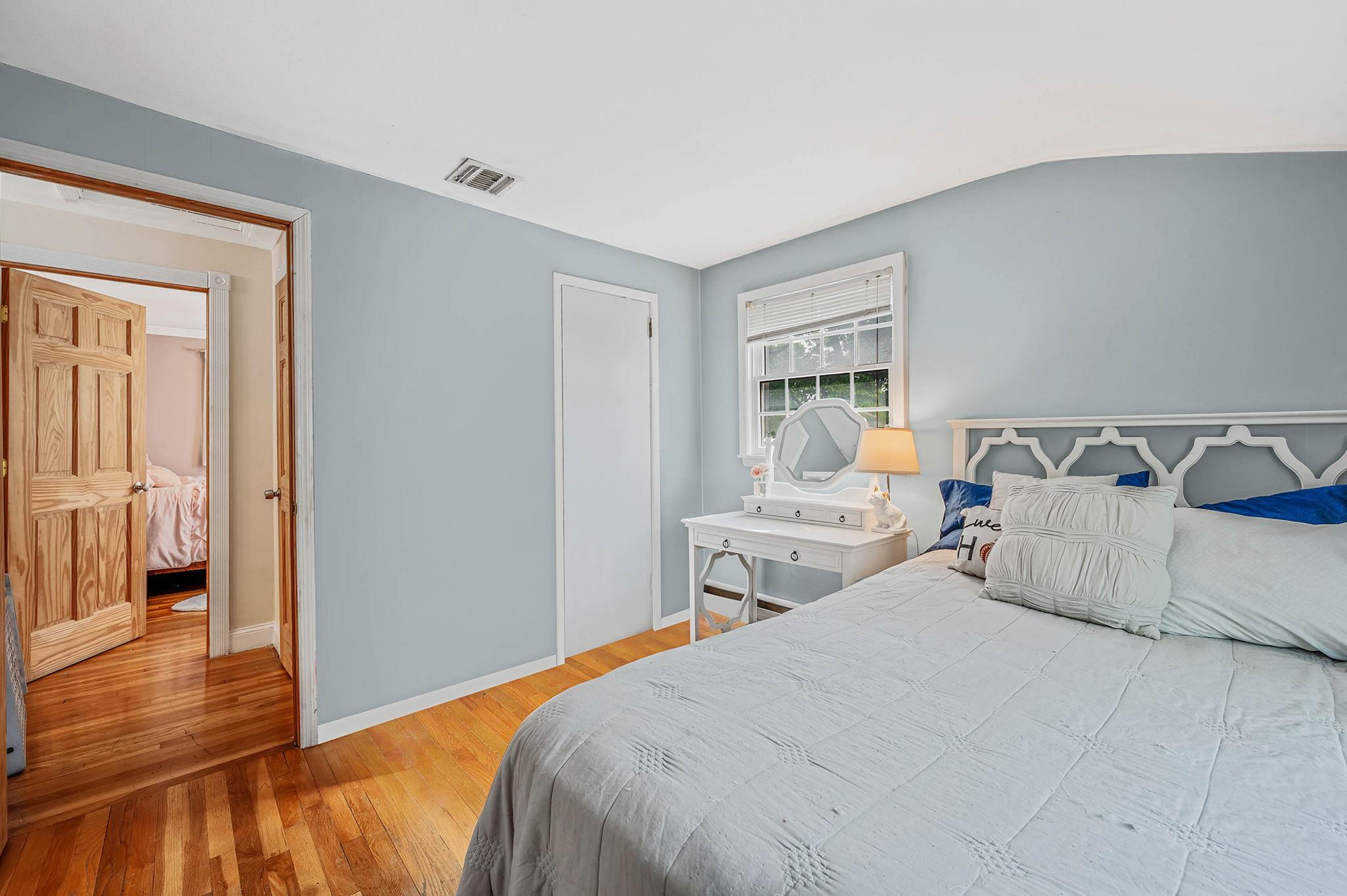 23 Chester Street, East Northport, New York image 25