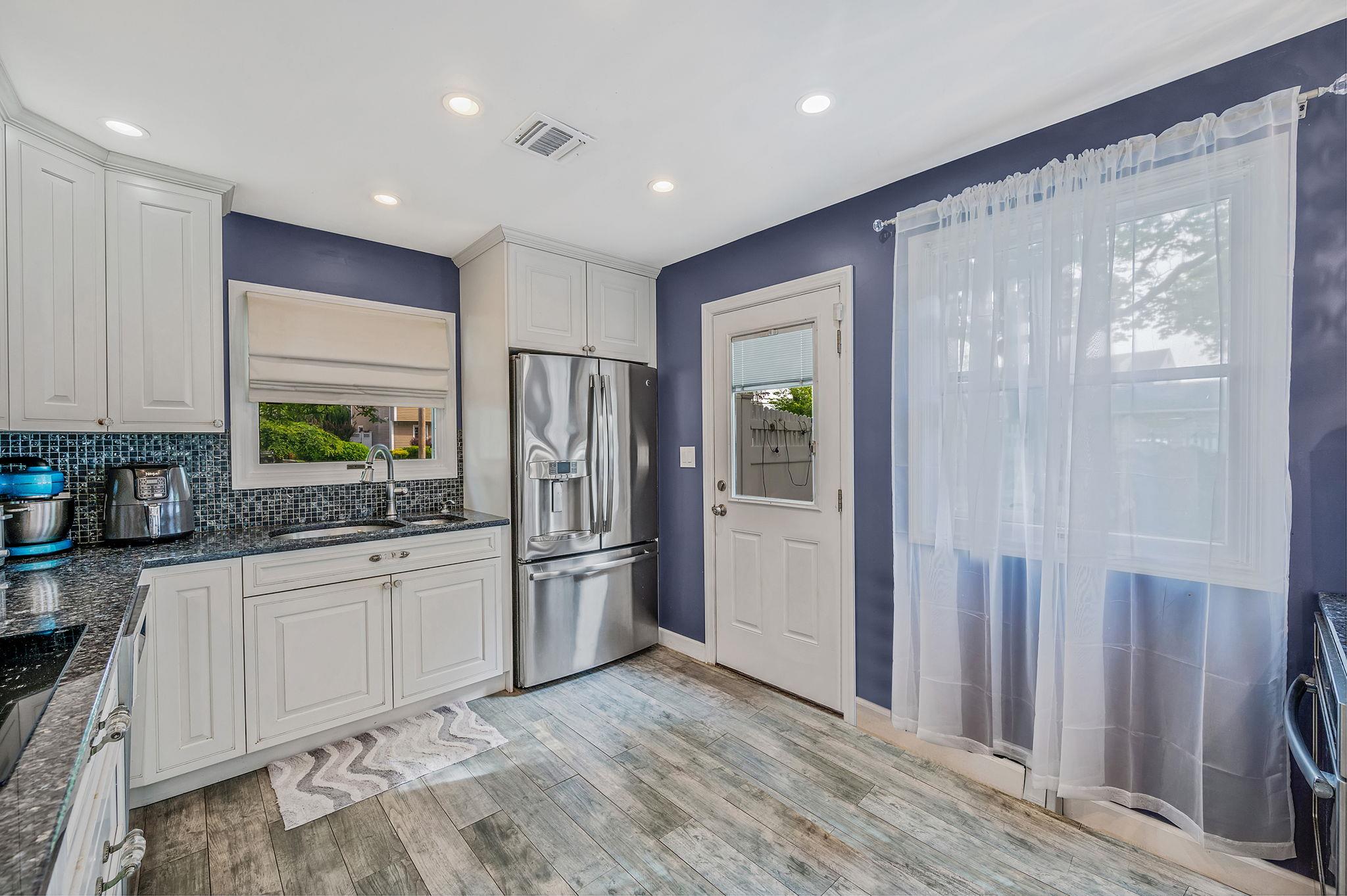 23 Chester Street, East Northport, New York image 10