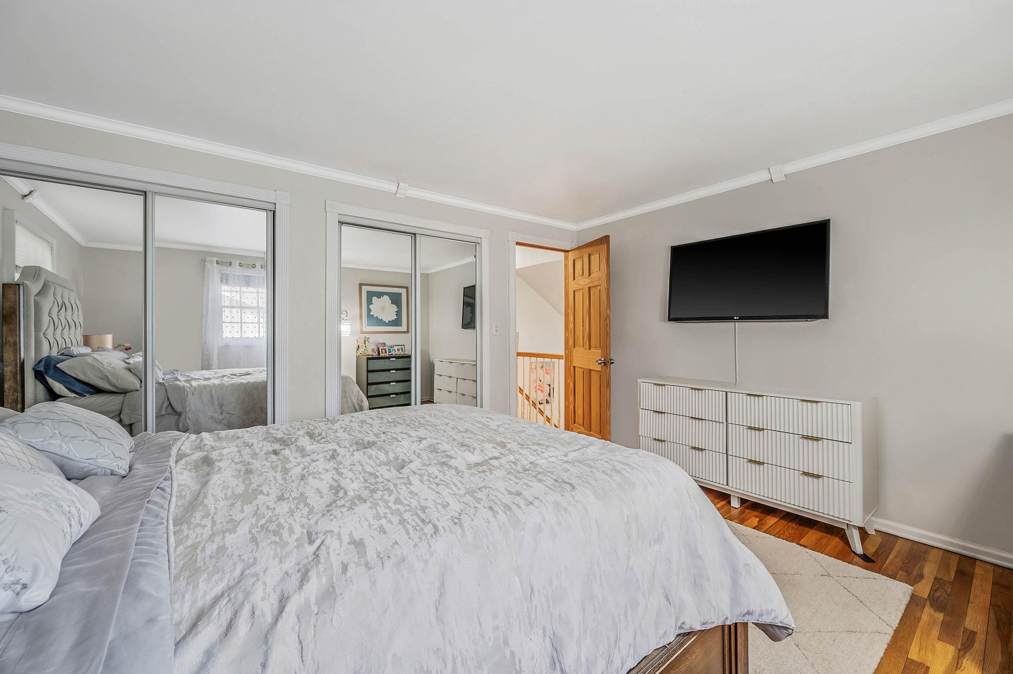 23 Chester Street, East Northport, New York image 21