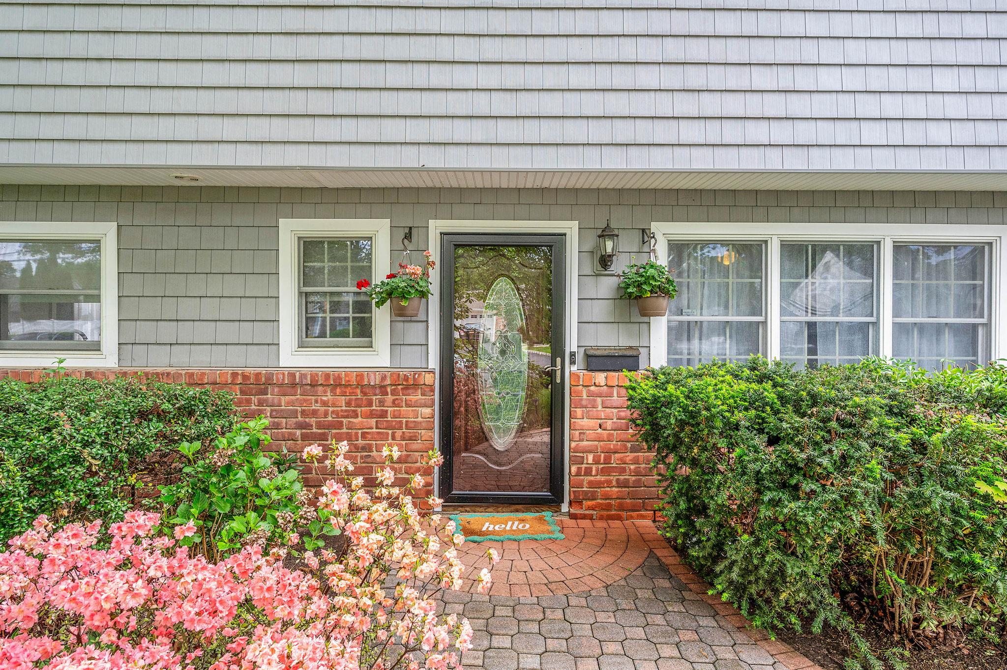 23 Chester Street, East Northport, New York image 2