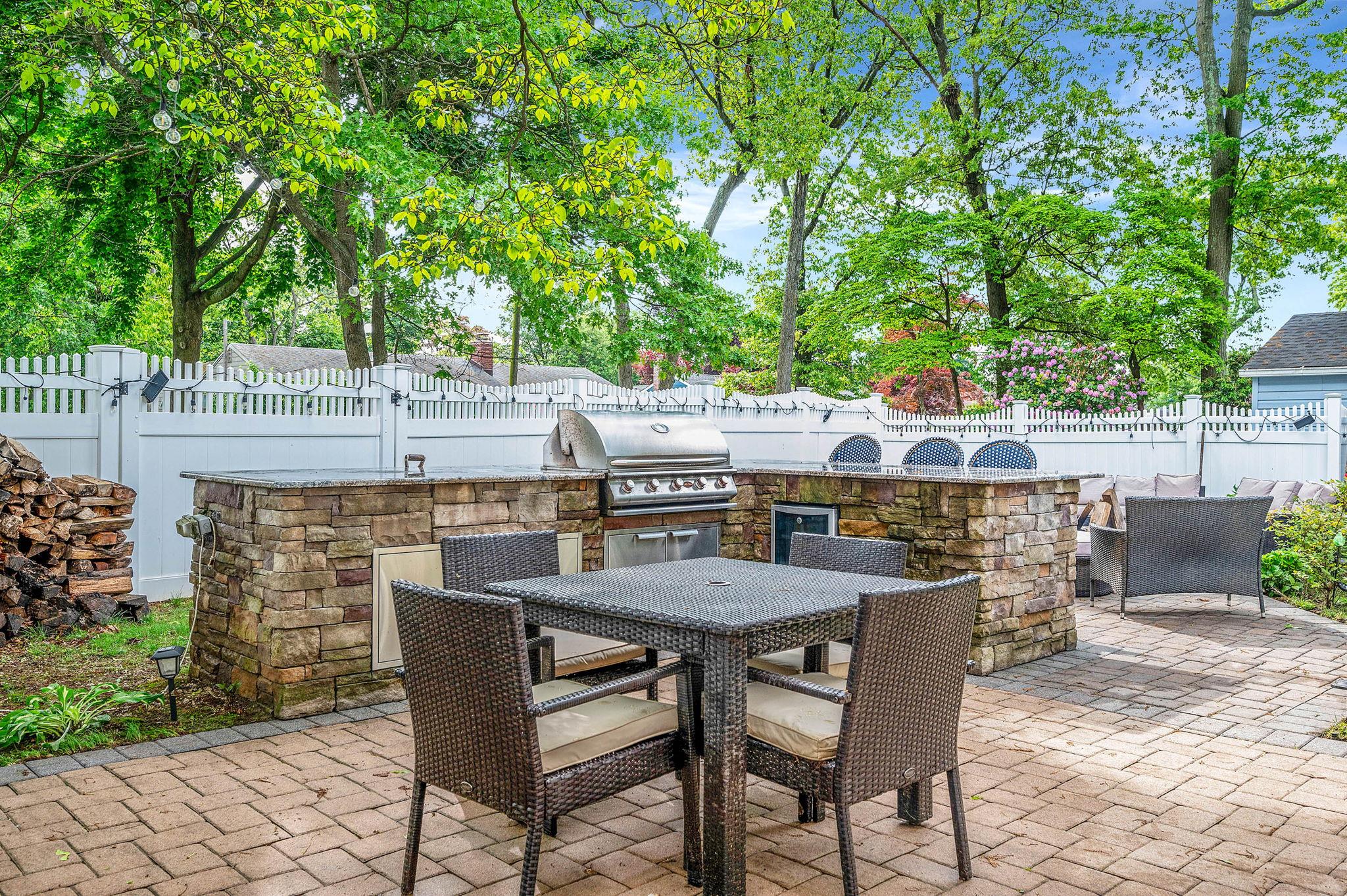 23 Chester Street, East Northport, New York image 28