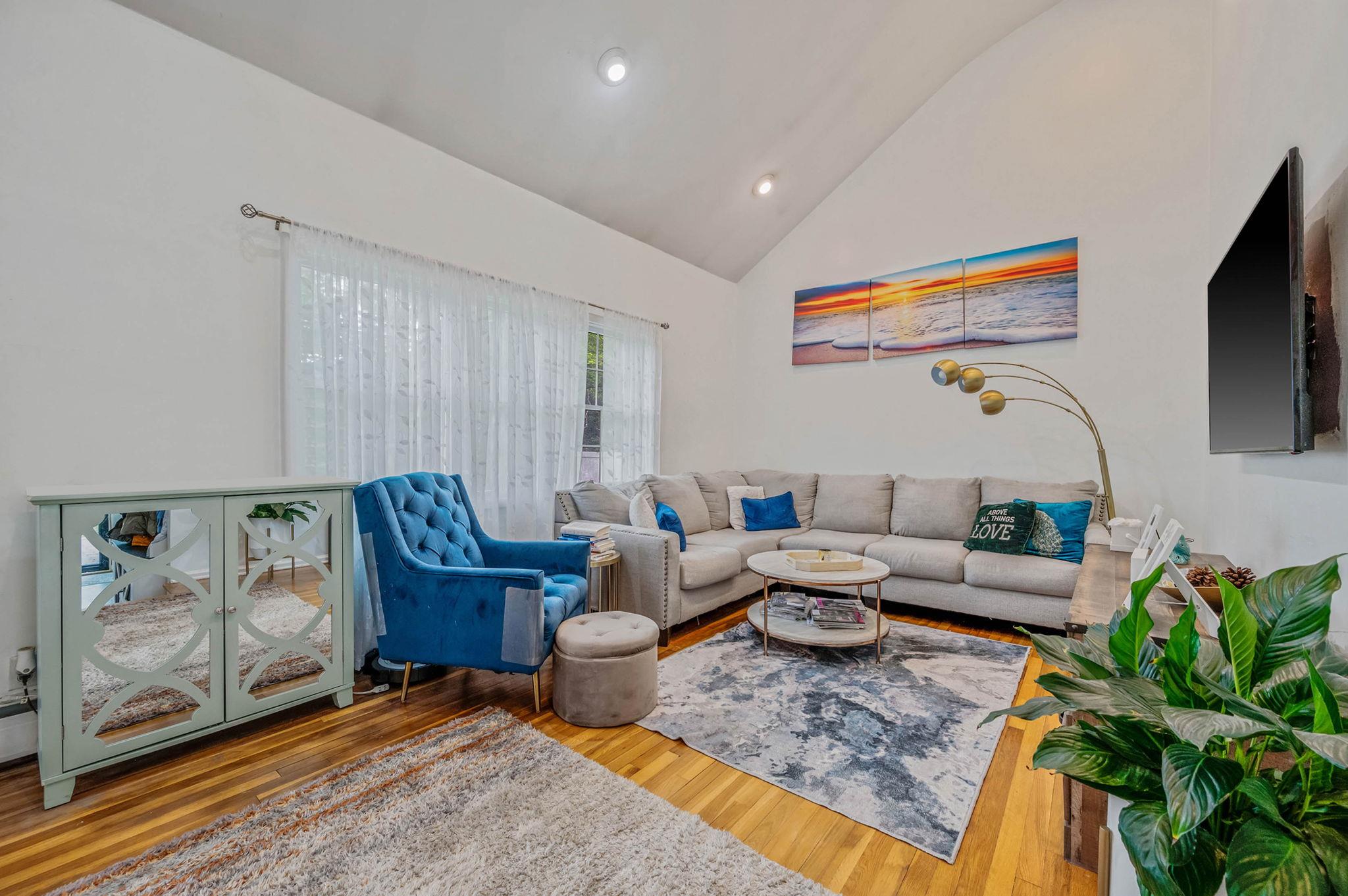 23 Chester Street, East Northport, New York image 16