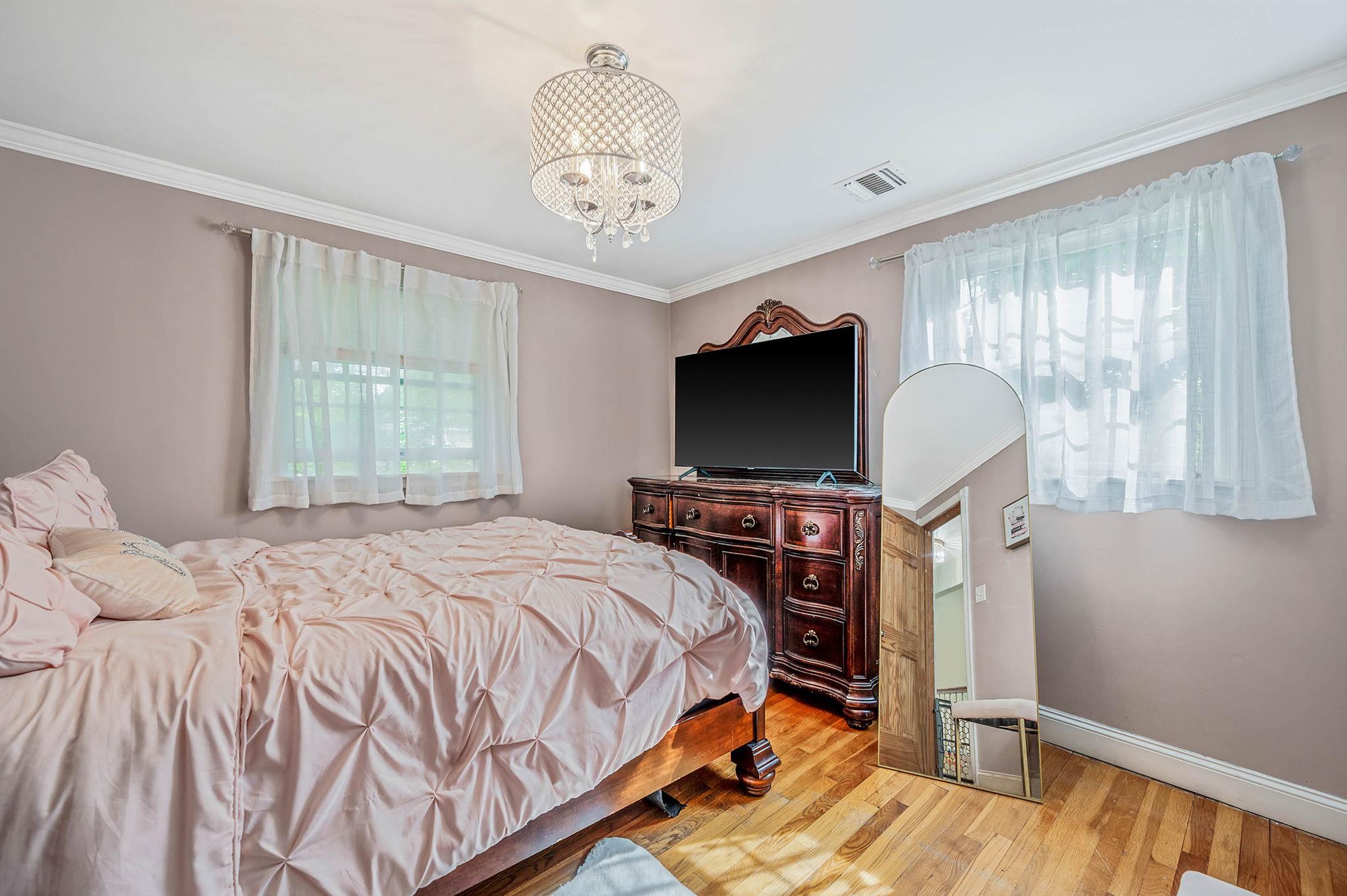 23 Chester Street, East Northport, New York image 23