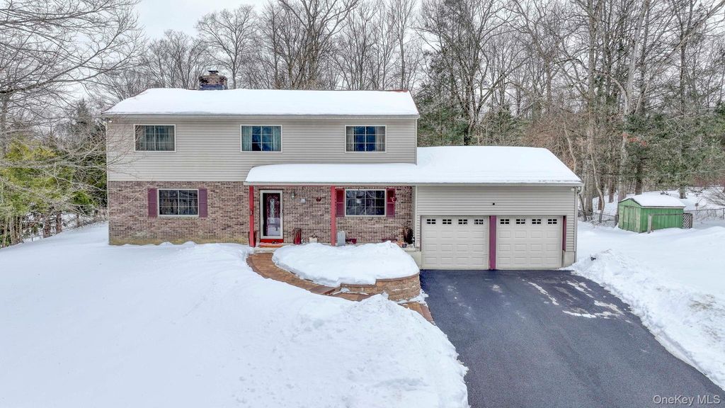 Photo of 12 Nob Hill, Poughkeepsie, NY 12603 (MLS # 956478)