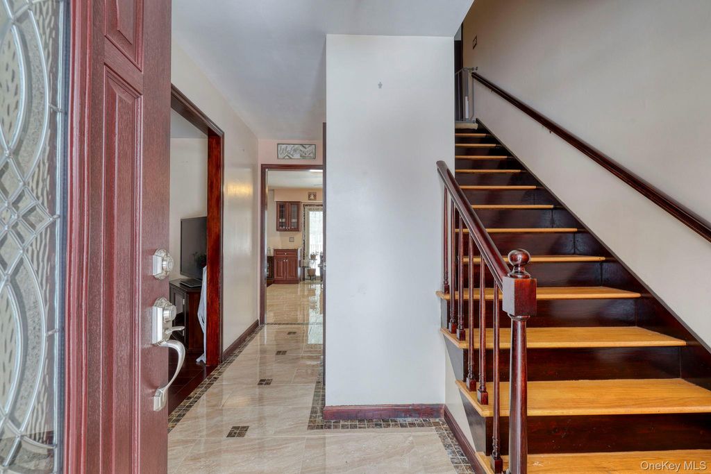 Photo of 12 Nob Hill, Poughkeepsie, NY 12603 (MLS # 956478)