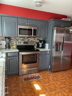 19 W 11 Street